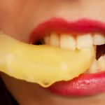 パイナップルを食べることで肉への影響は？また、歯への影響はあるのか？