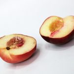桃の皮の剥き方と便利なテクニック